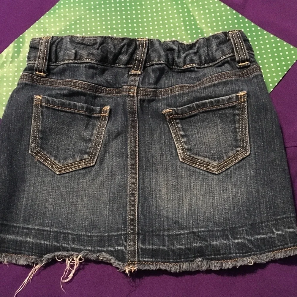 🦋Old Navy gorgeous Jean skirt size 7 🦋💕girls